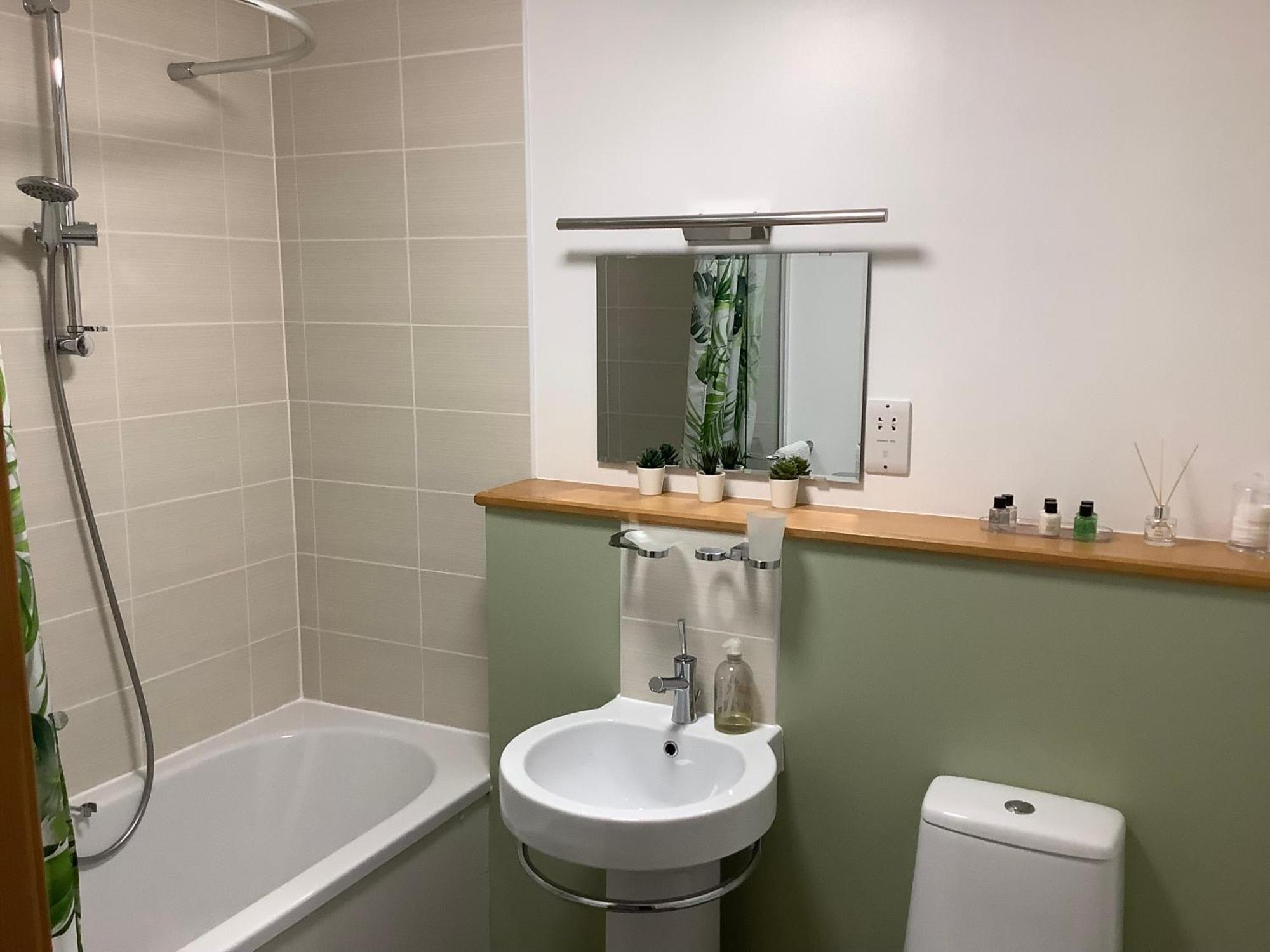 37 Farraline Court, City Centre Apartment 因弗内斯 外观 照片